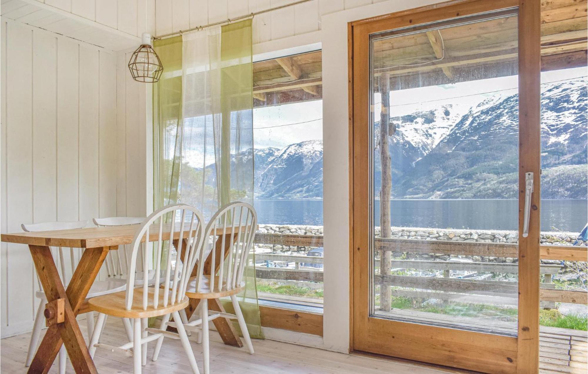 Beautiful Home In Vallavik With Kitchen Bu Exteriér fotografie